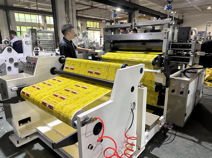 PET易撕線點(diǎn)斷復(fù)卷機(jī)